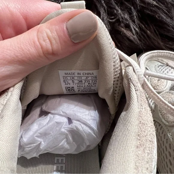 adidas | Yeezy 500 Blush - Picture 10 of 16